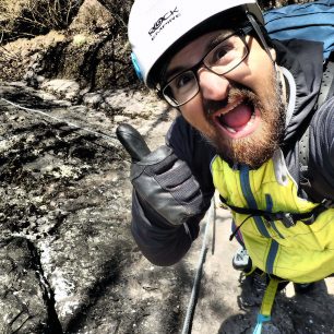 Při focení selfie se vám rukávy u bundy Sir Joseph Forza Man vyhrnovat nebudou.