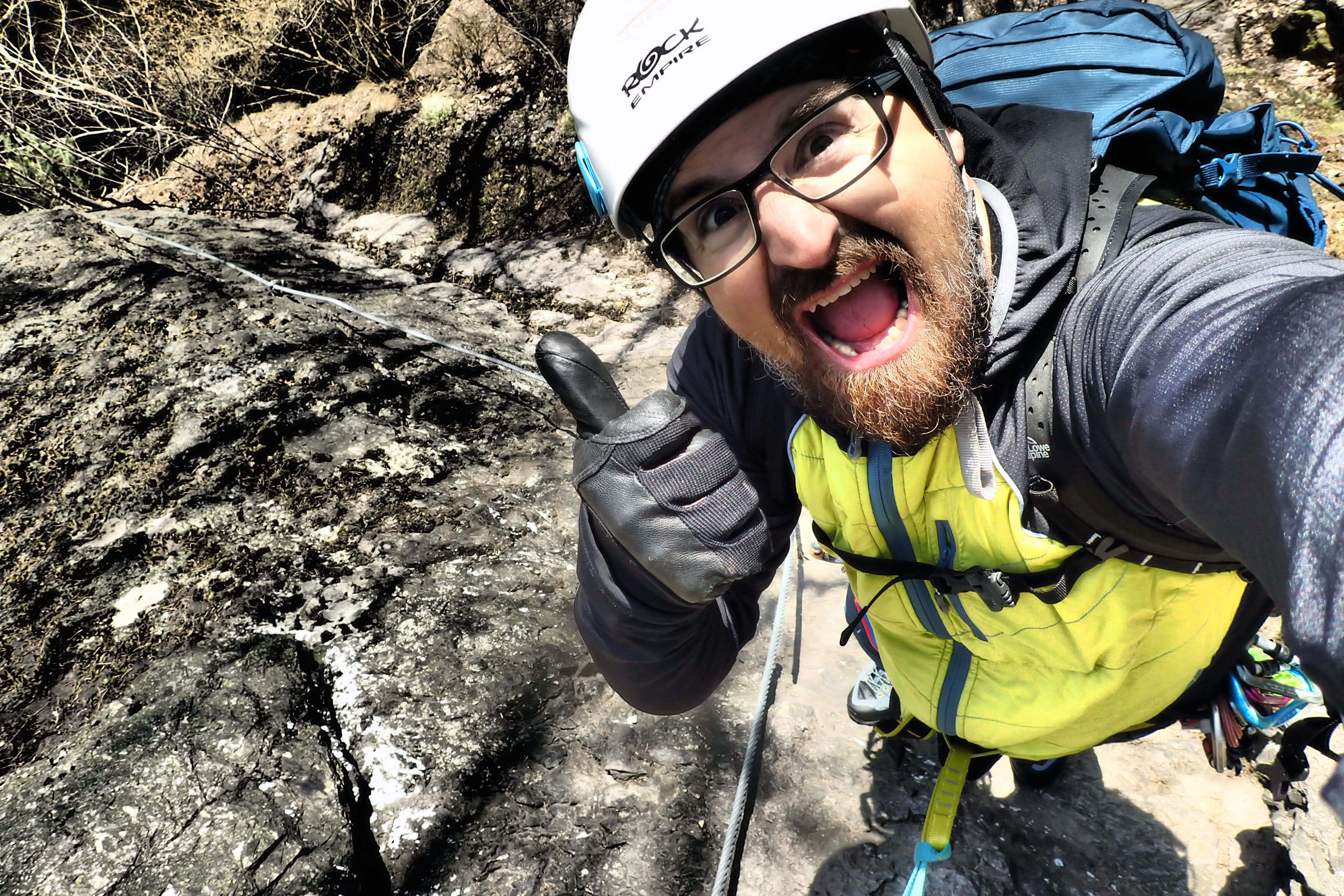 Při focení selfie se vám rukávy u bundy Sir Joseph Forza Man vyhrnovat nebudou.