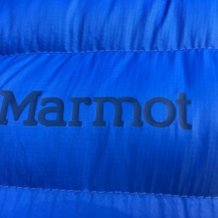 Detail vnějšího materiálu bundy Marmot Solus.