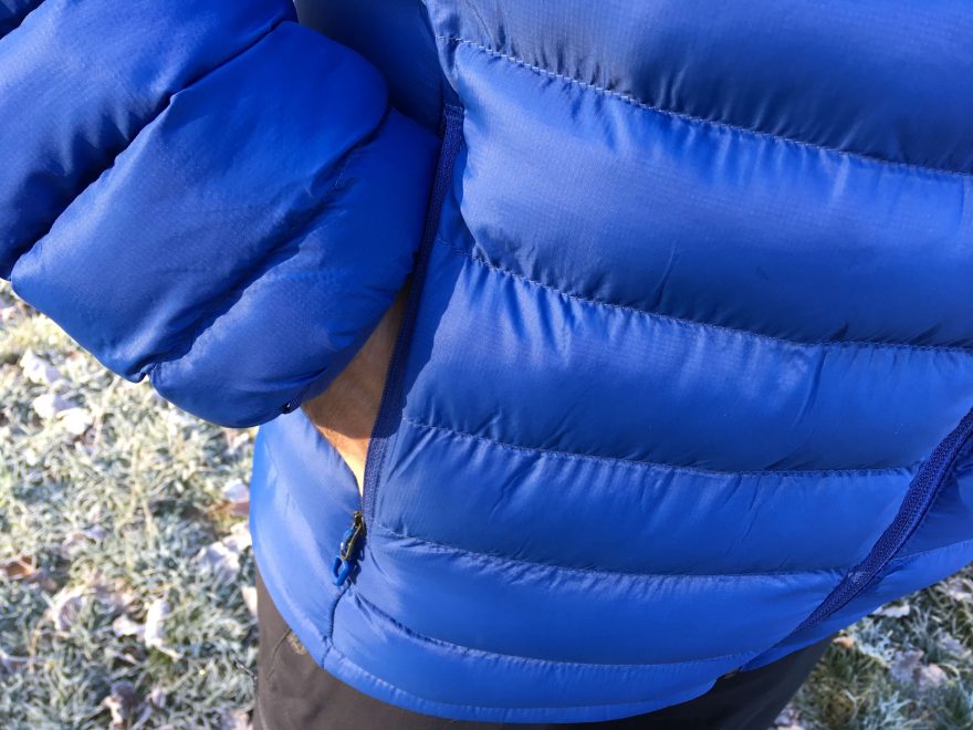 Teplé kapsy bundy Marmot Solus.