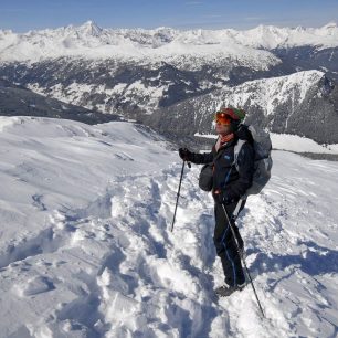 Kousek pod vrcholem v kompletu Picture, lyže zůstaly ve skidepotu níže, foto: Lukáš Vavrda