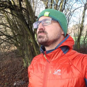 Stažená kapuce - Hannah Kechu.