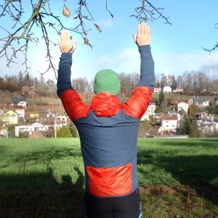 Zateplená ramena a bedra - Hannah Kechu.