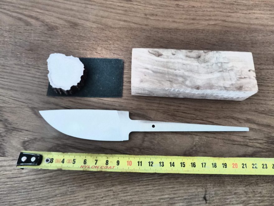 Příprava na výrobu EnZo Skinner Curly birch kit.