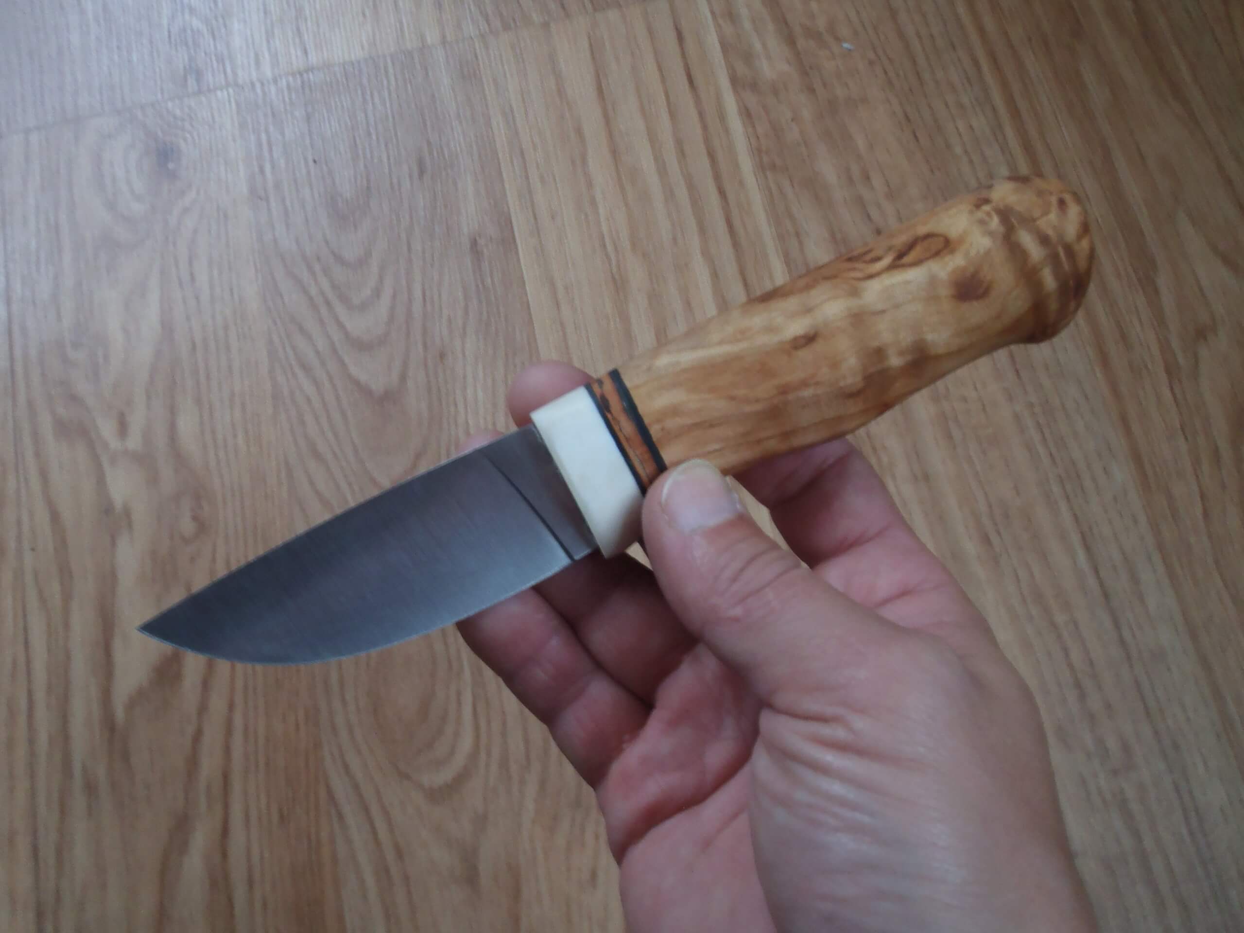 Stavebnicový nůž - EnZo Skinner Curly birch kit.