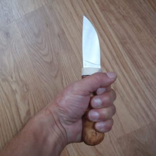 Střenka nože EnZo Skinner Curly birch kit.