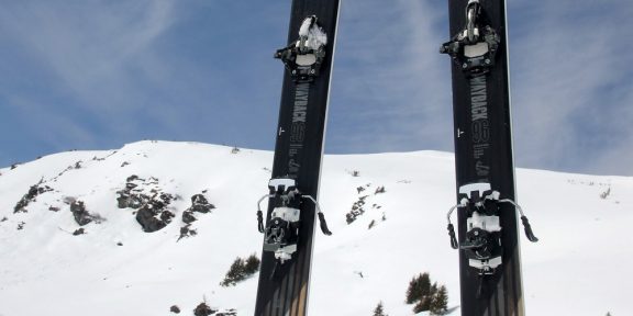 Recenze: Marker Alpinist 12 Long Travel – opravdu lehké skialpové vázání