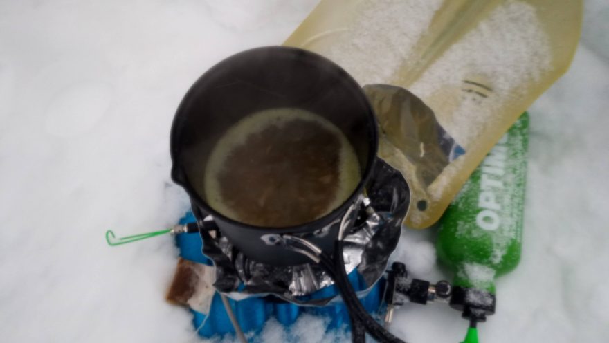 Vaření těstovin s vařičem Vařič OPTIMUS Polaris Optifuel.