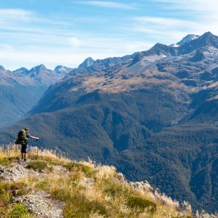 Výhledy na horské štíty Jižních Alp, Routeburn trek, Nový Zéland.