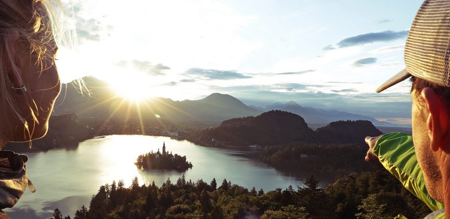 Start u jezera Bled, ikony slovinských Alp.