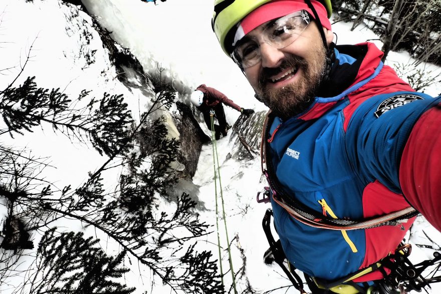 Ledolezení v Krkonoších též prověří outdoorové vybavení.