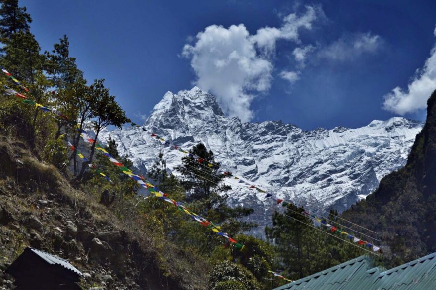 Výhledy na štíty Himálaje, Everest base camp trek, Nepál.