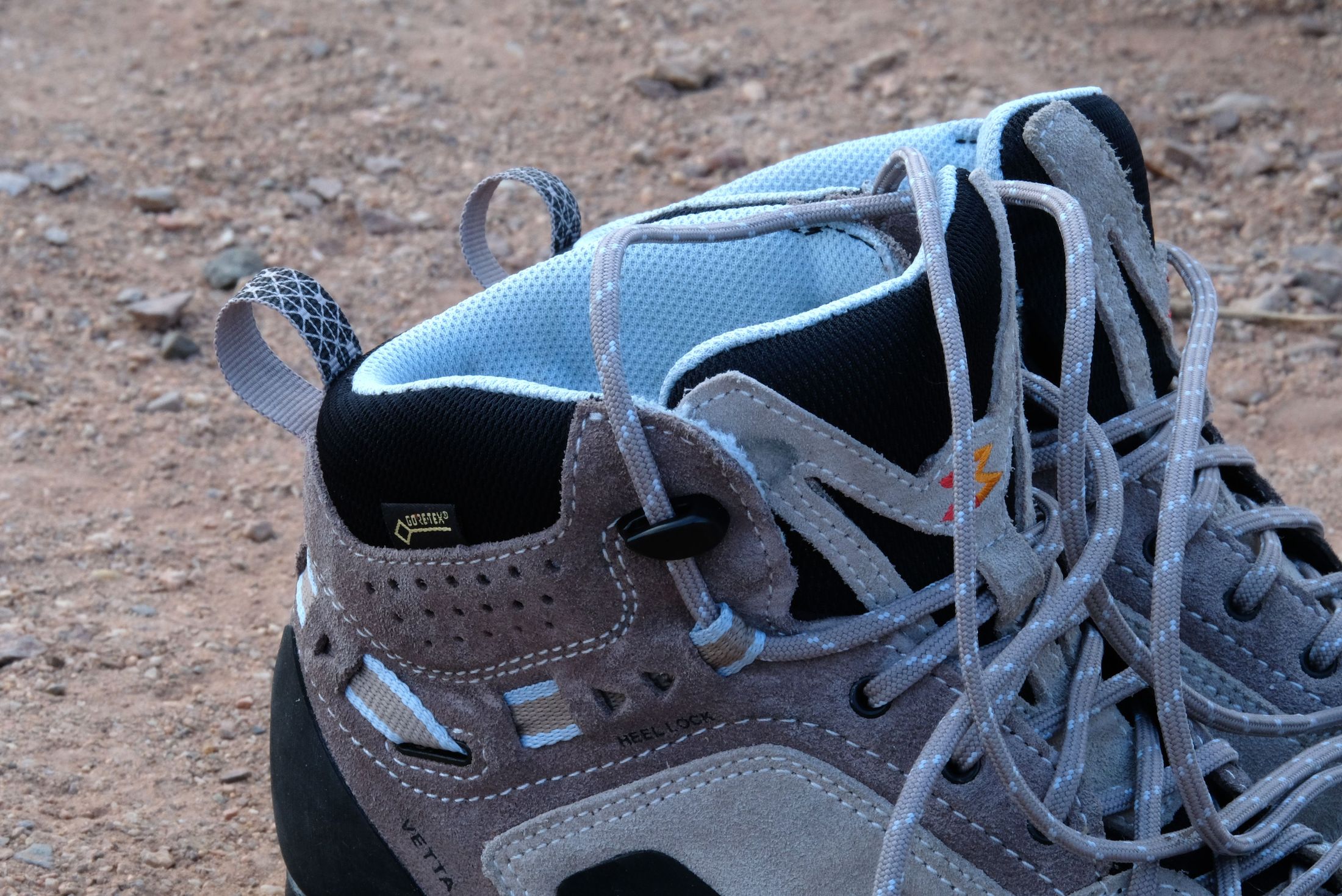 Garmont Vetta - Detail na poutka šněrování.