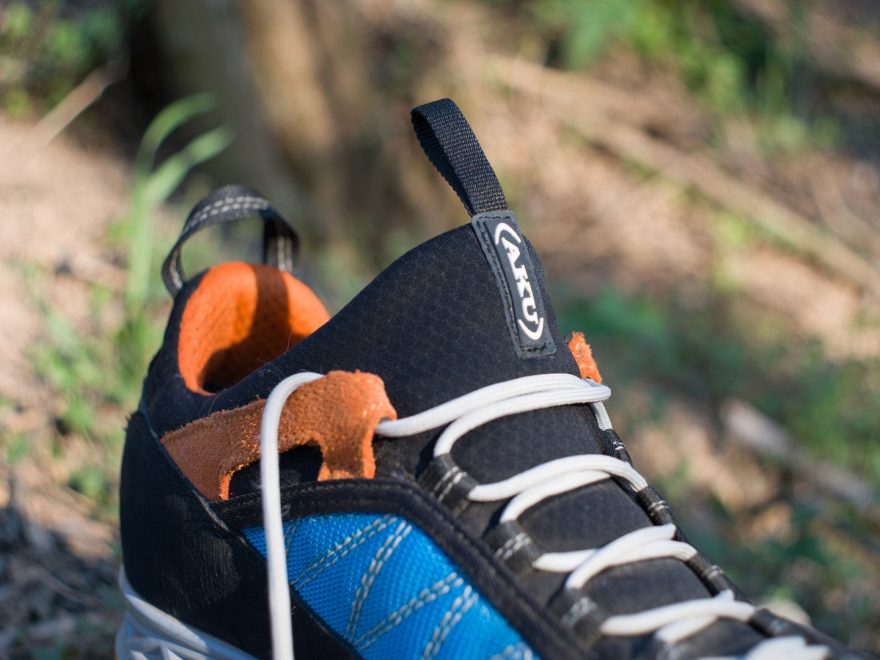 Pružná a nepromokavá tkanina, podobná neoprenu, bezchybně nahrazuje standardní jazyk