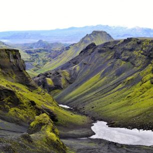 Laugavegur - trek přes islandské Duhové hory, kolem sopek a ledovců.