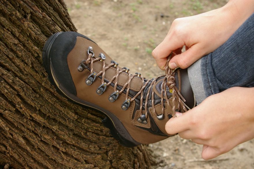 Snadné šněrování díky několika párům kladek a zajištění pomocí zasekávacích háčků - Asolo Fandango Duo GV.