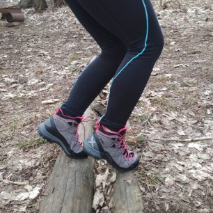 Zkouším, jak moc je podrážka ohebná - MONTURA YARU TEKNO GTX.