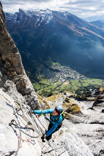 Daubenhorn Klettersteig (D) je s dvěma kilometry lezení nejdelší zajištěnou cestou Švýcarska 