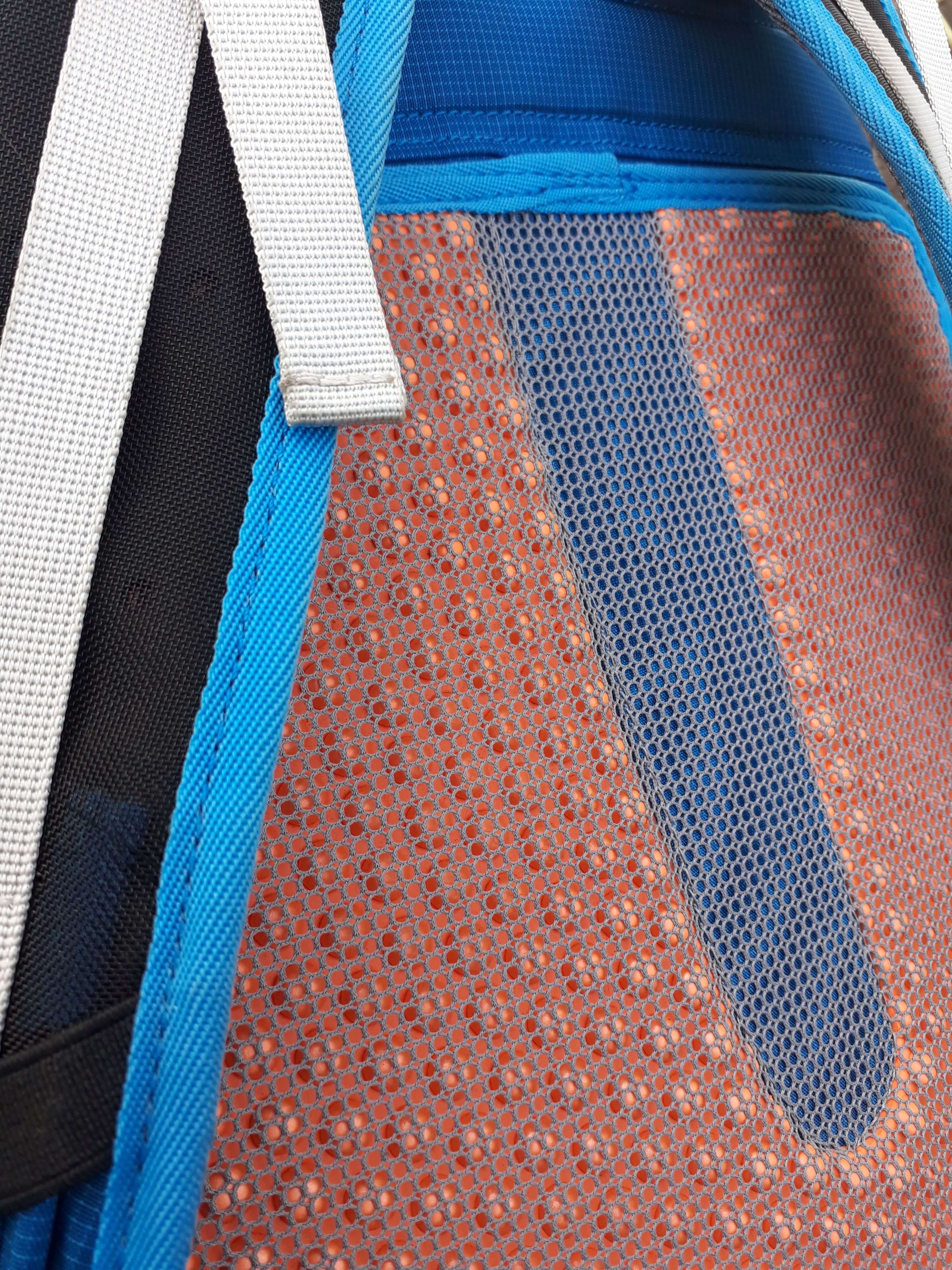 Detail - zádový systém EVAFOAM.