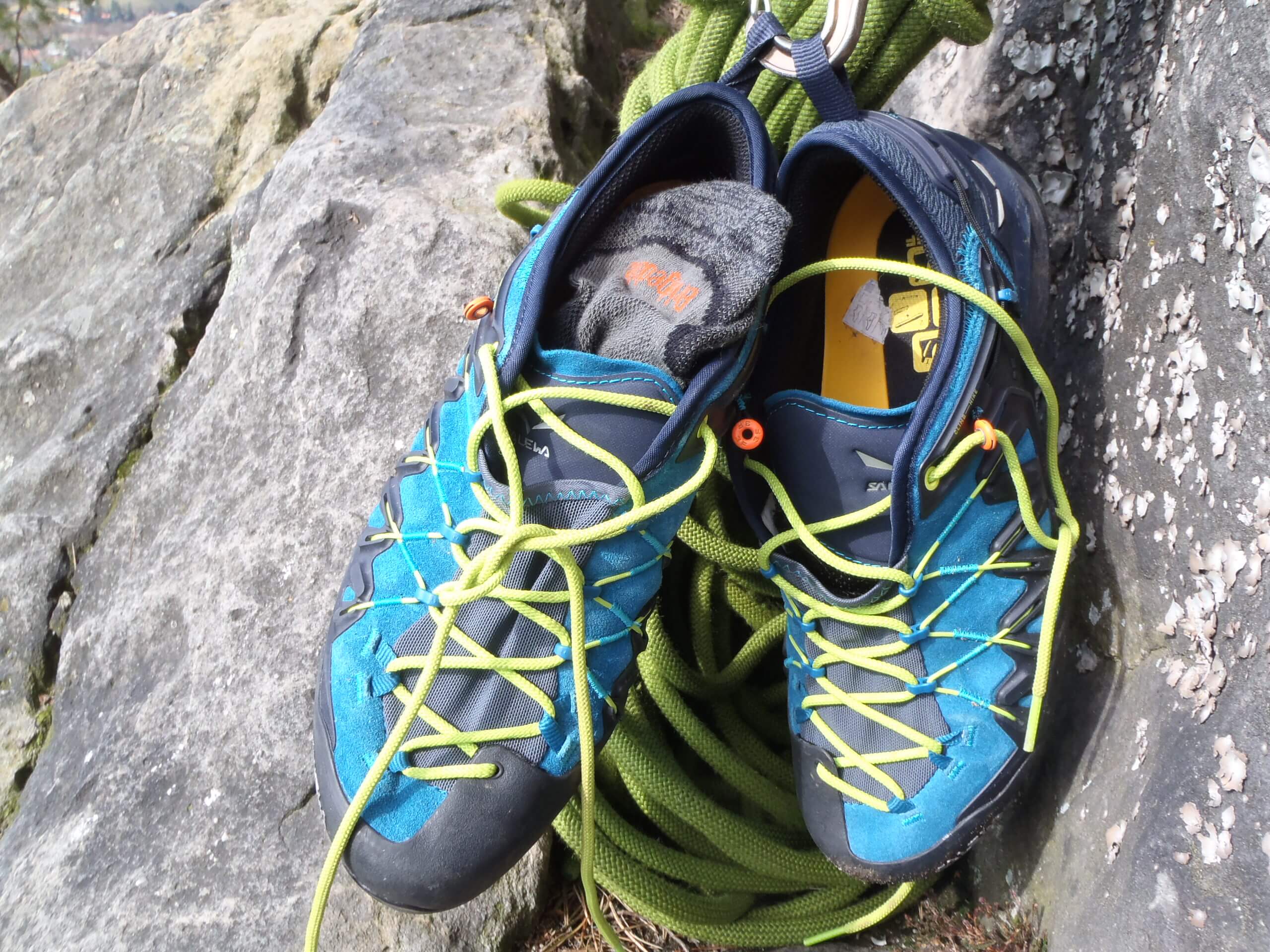 Skvělé boty do skal nebo jako nástupovky pod stěnu - Salewa Wildfire Edge.