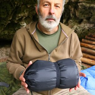 Zabalená karimatka YATE TREKKER STRETCH 3,8.