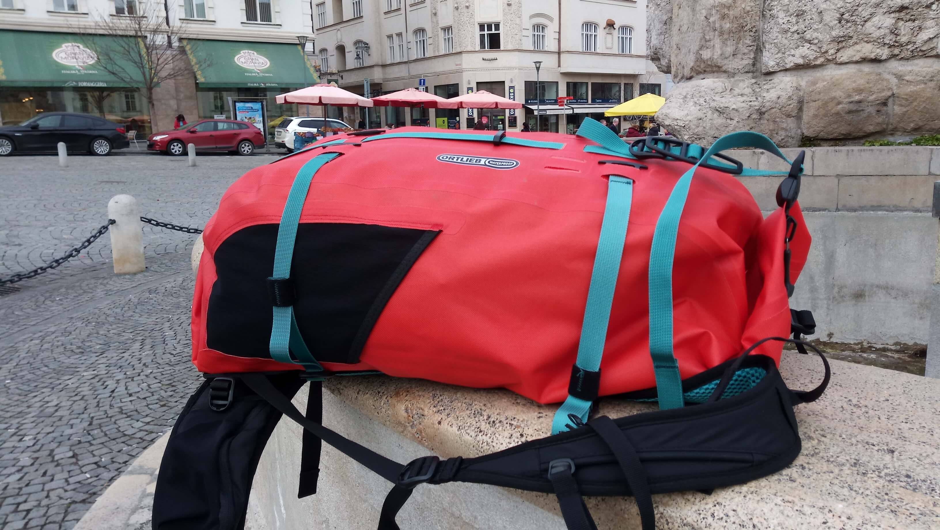 Batoh Ortlieb Atrack je vhodný na cestování.