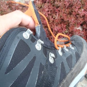 Šněrování pohorek Aku Trekker Pro jde snadno a rychle.