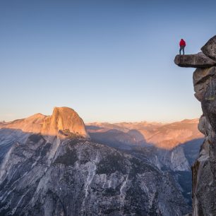 Ikonou Yosemite je legendární kupole Half Dome čili v překladu Polovičního dómu.