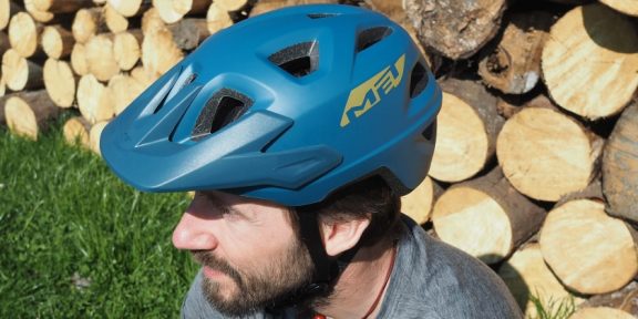 Recenze: MET Echo &#8211; MTB přilba jako pírko