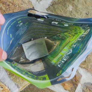 Už jen umístit jídlo a zalít vodou