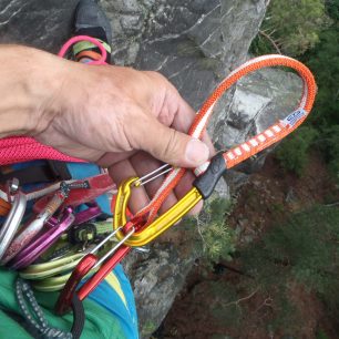 Climbing Technology Fly-Weight Evo Long Set v akci na skalách.