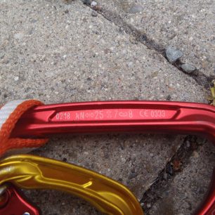 Parametry karabin v expreskovém setu Climbing Technology.