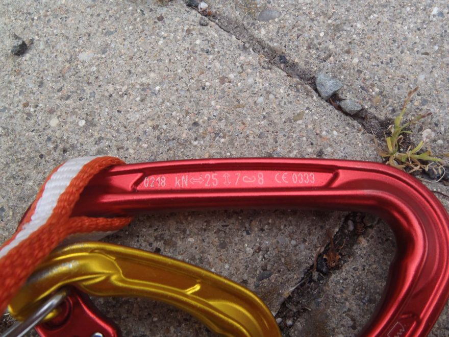 Parametry karabin v expreskovém setu Climbing Technology.