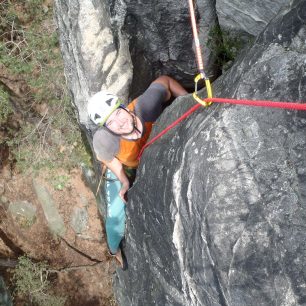 Praktické nasazení prodloužené expresky Climbing Technology Fly-Weight Evo Long Set.