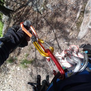 Takto nosím na úvazku Climbing Technology Fly-Weight Evo Long Set já.