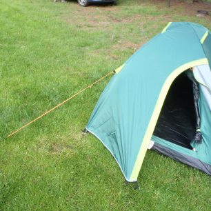 Takto vypadá vchod do stanu Coleman® Kobuk Valley 2.