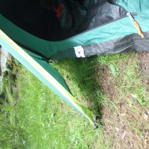 Velikost předsíňky je určena spíše pro boty nebo malá zavazadla - Coleman® Kobuk Valley 2.