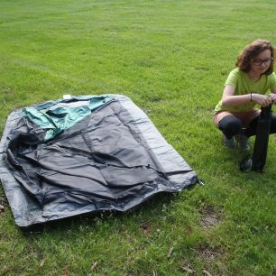 Vyjmutí dvou laminátových prutů - Coleman® Kobuk Valley 2.