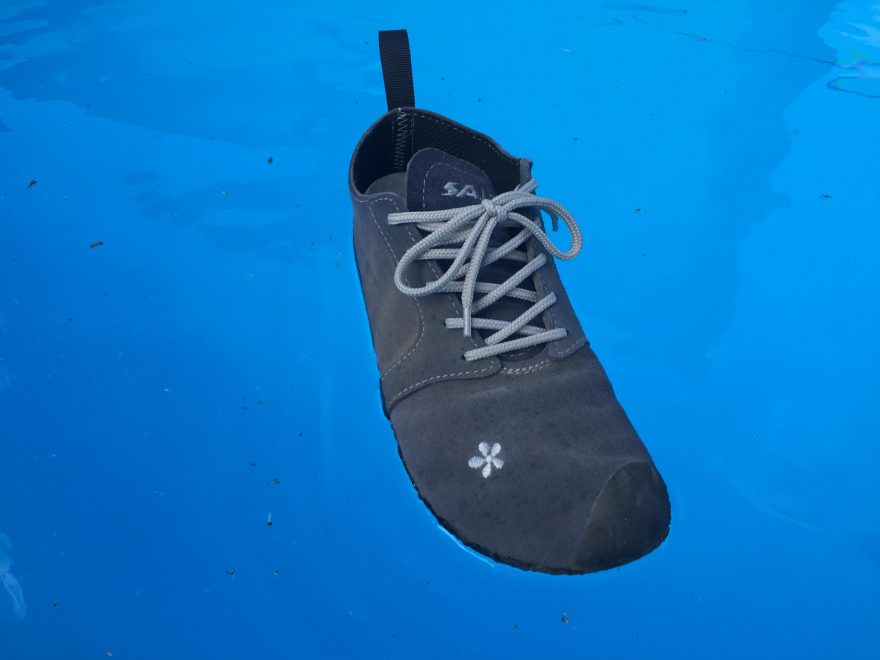Boty Saltic Fura jsou vhodné i do bazénu.