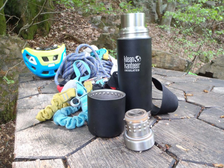 Unikátní závit na víčku i zátce termosky Klean Kanteen TKPro.