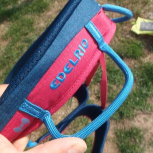 Parádně tuhé poutko na sedáku Edelrid Jayne III.