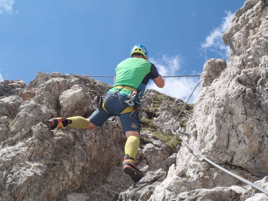 Podkolenky CEP Outdoor Light Merino Compression Socks na via ferratě.