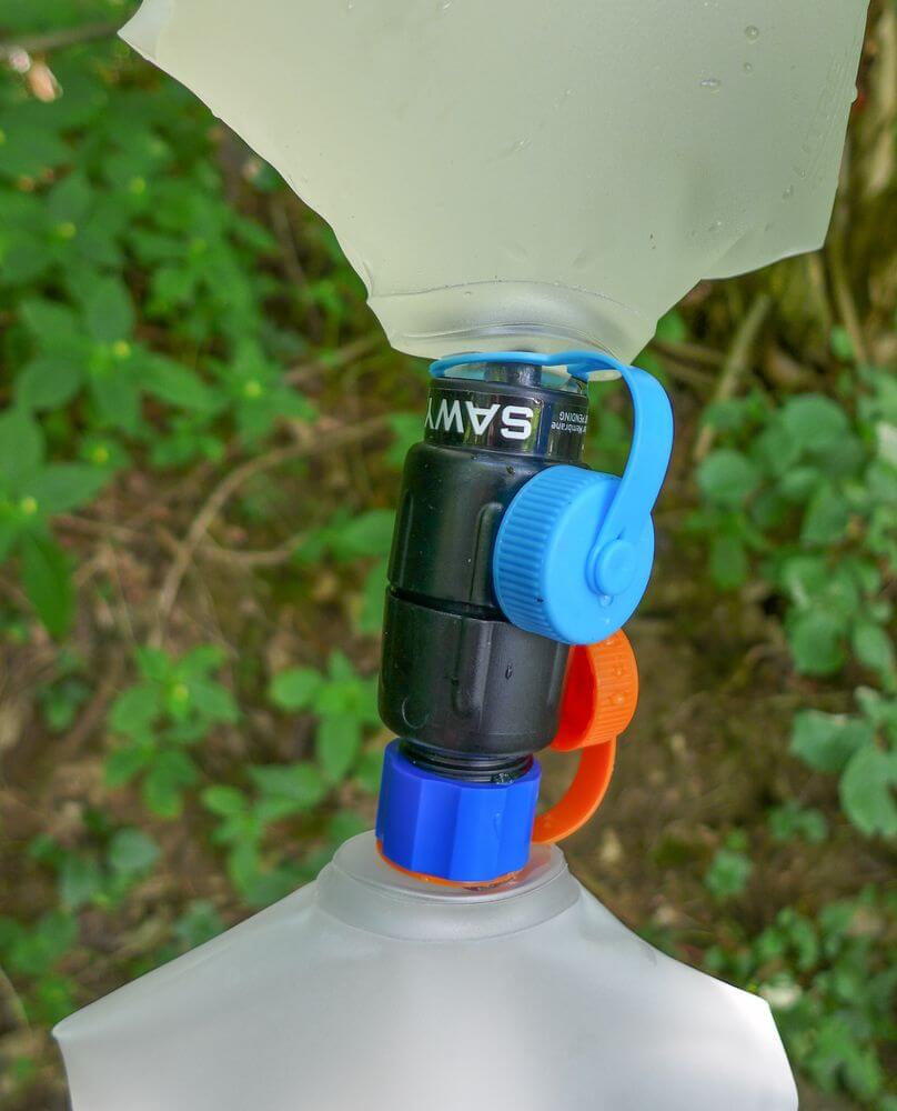 Pomocí redukce lze filtrem propojit jeden vak s druhým a přefiltrovanou vodu hned jímat.