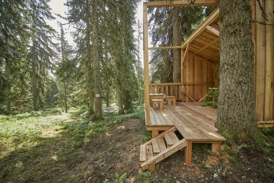 Stylové odpočívárny v lesním wellness. Waldwellness, Saalbach-Hinterglemm, Rakousko