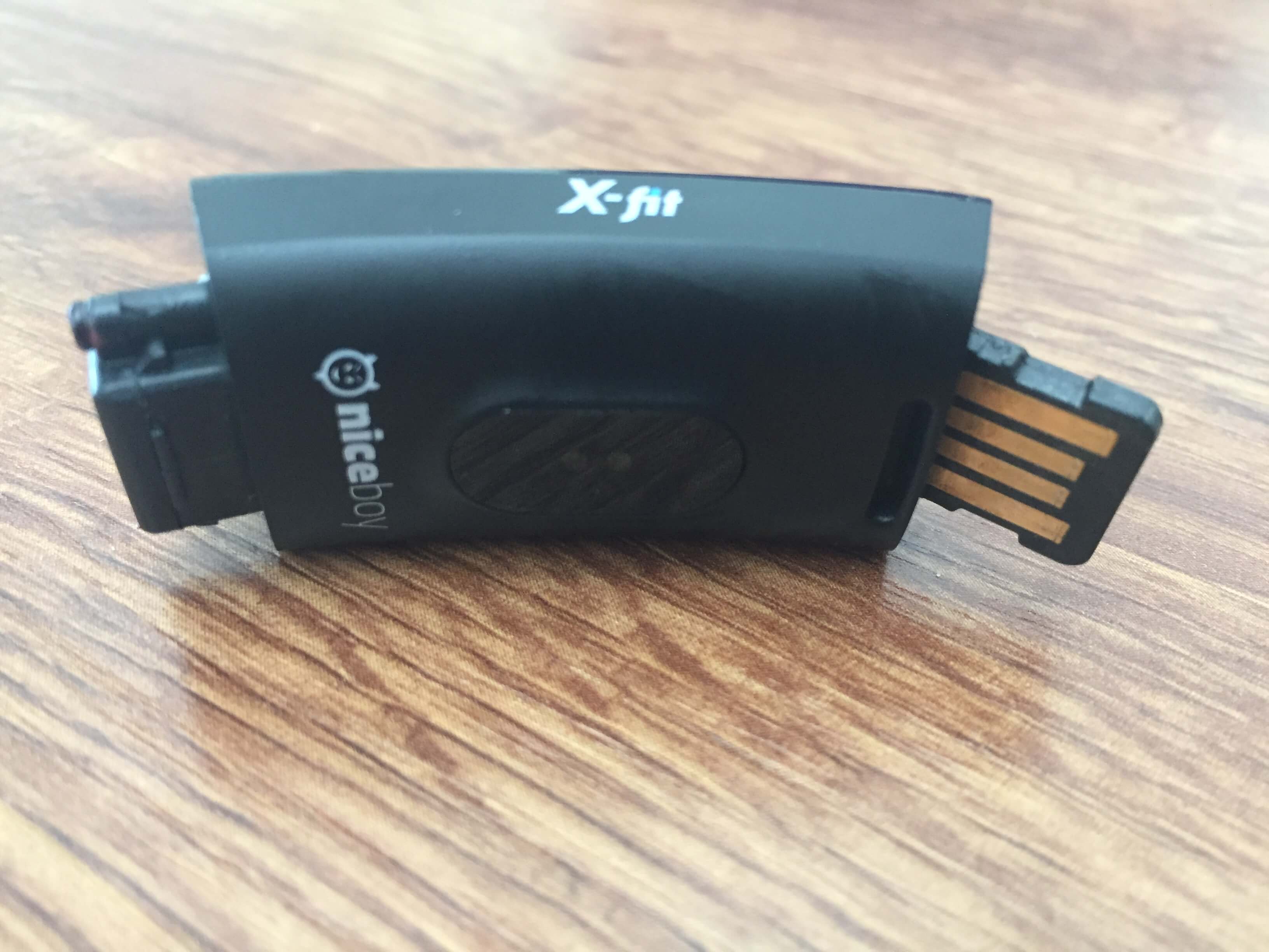 Náramek Niceboy X-Fit GPS bez řemínku.