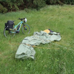 Příprava na stavbu stanu NORDISK OPPLAND 3 PU.