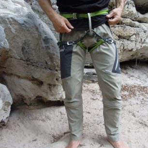 08 Pohodlné a dobře prodyšné i pod sedákem