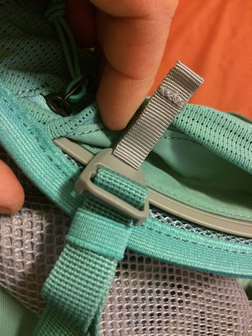 Speciální upínání prsáku - SALOMON OUT NIGHT 28+5 W.