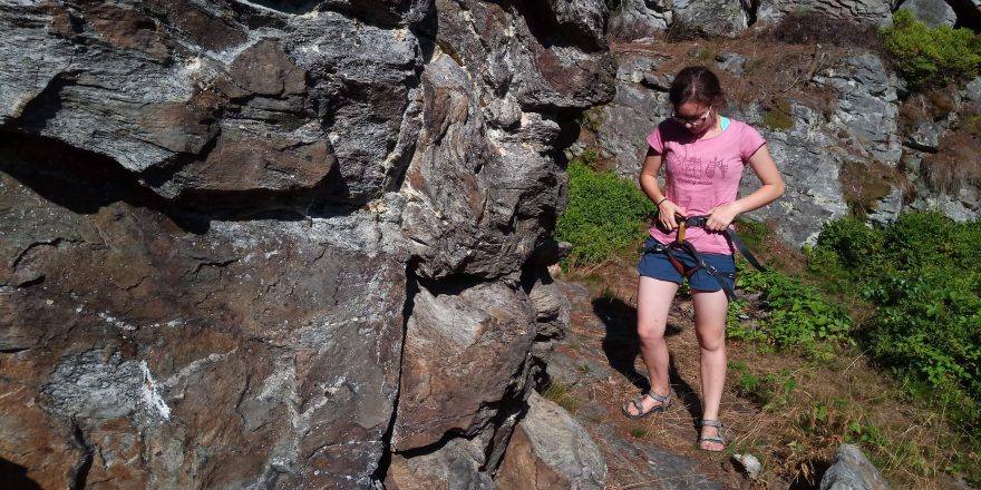 Komplet RAFIKI pod nástupem.