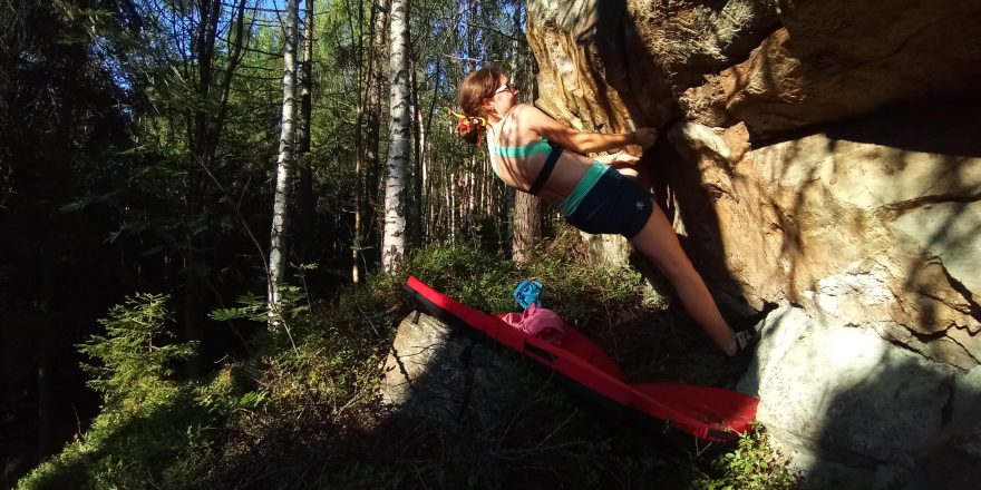 Na kraťasích Rafiki VELLA je skvělý široký elastický pás.